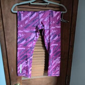 Head Purple & Pink Patterned Tight Capri Fit Leggings